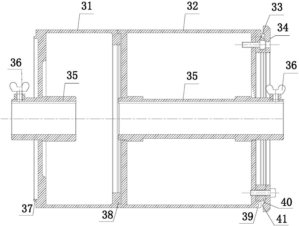 Tire molding capsule device and preparation method thereof