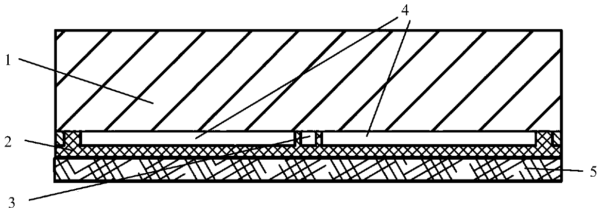 A microvalve device for microfluidic chip and its preparation method and application