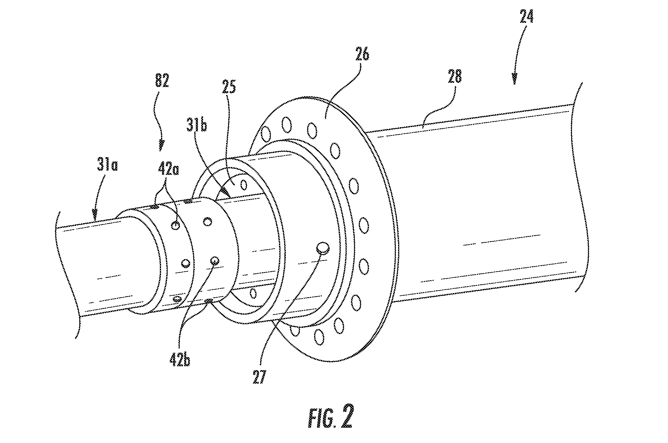 RF antenna assembly with series dipole antennas and coupling structure and related methods