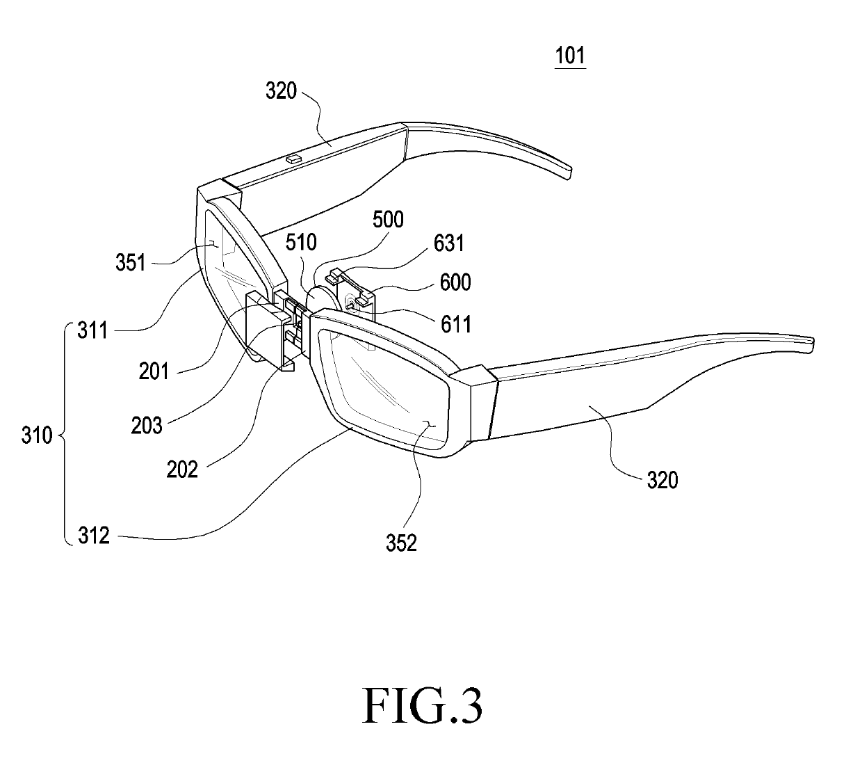 Electronic device capable of adjusting distance between housings