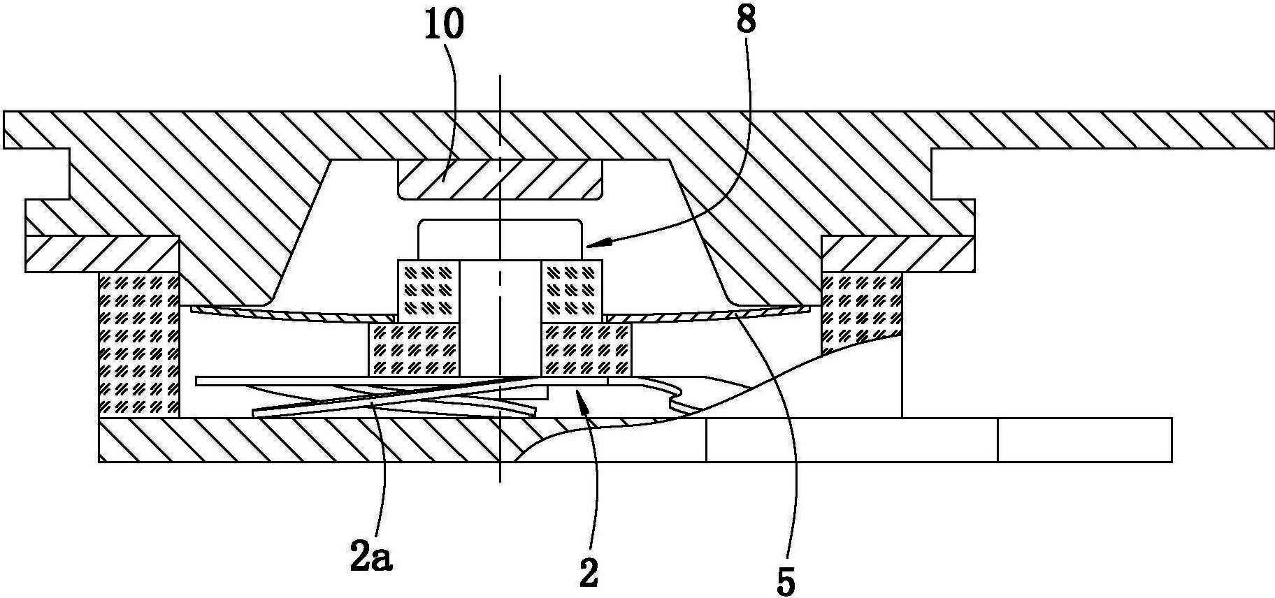 Surface-mounted temperature relay