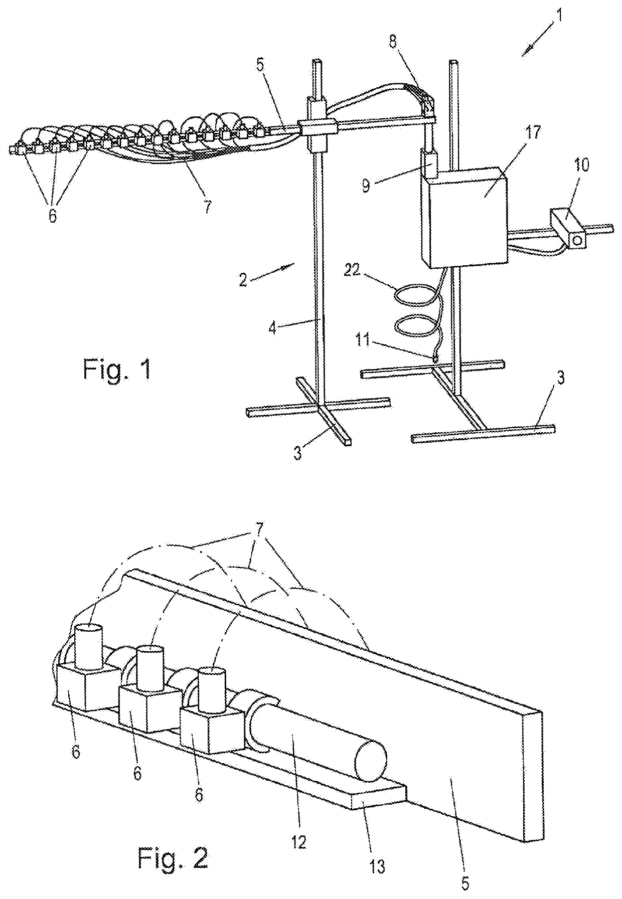 Apparatus and method for delivering droplets of fluid onto poultry hatchlings