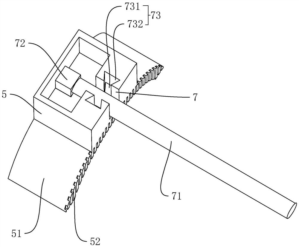 Winding device of warp knitting machine and processing technology applying same