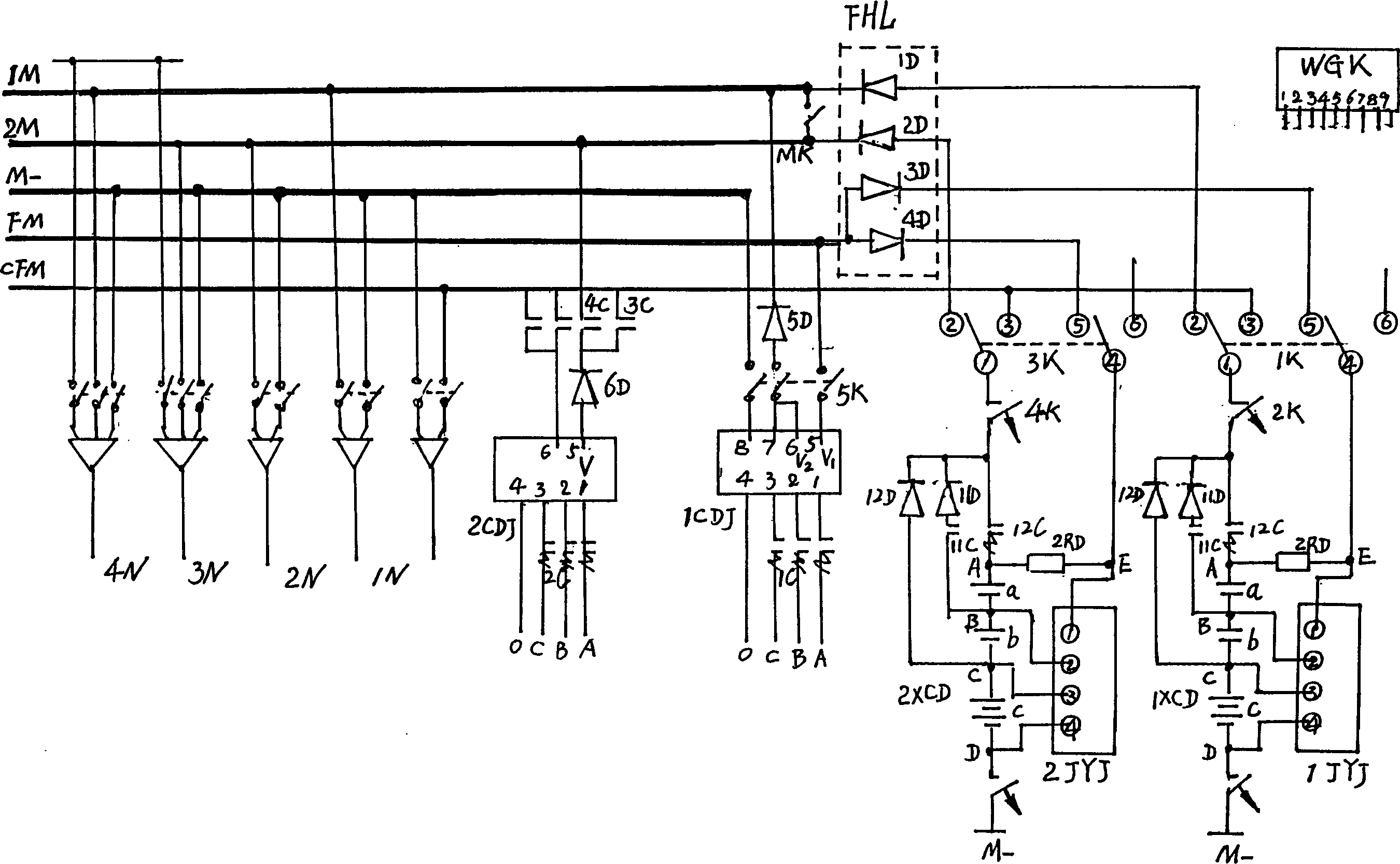 Average volume pulse floatation type non-damage wide voltage regulating accumulator whole set DC screen