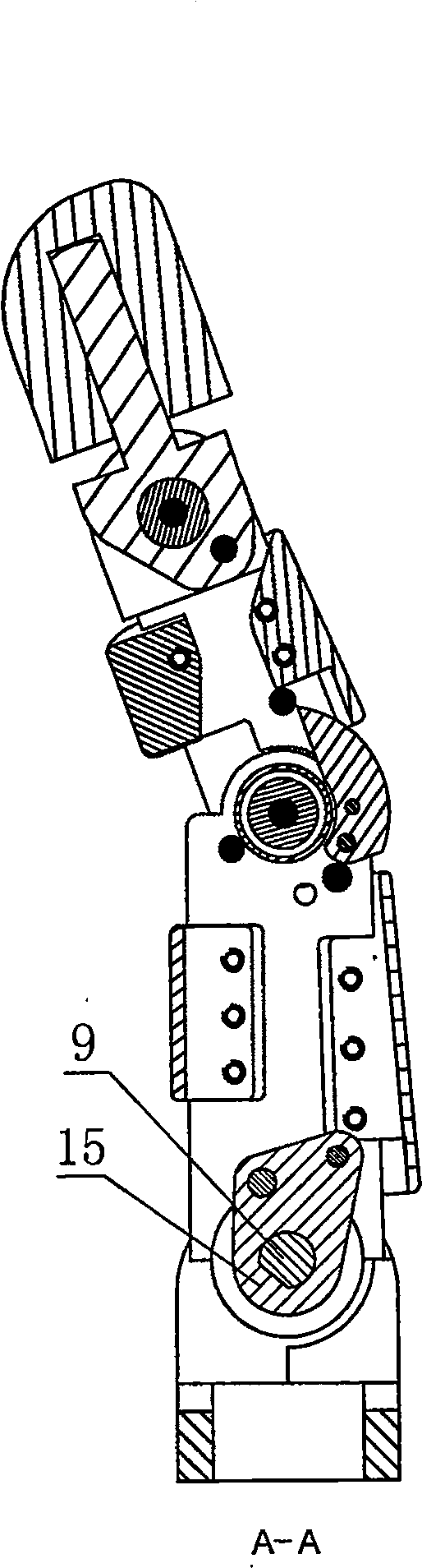 Un-drived self-adapted three-figure linage mechanism convenient for the handicapped having artificial hand