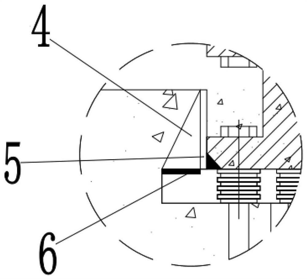 Device for realizing lower spherical hinge of split mounting type swivel support