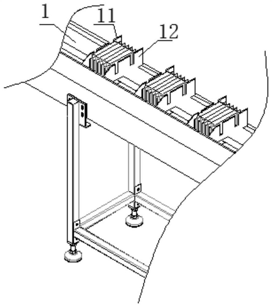 Following material pressing device