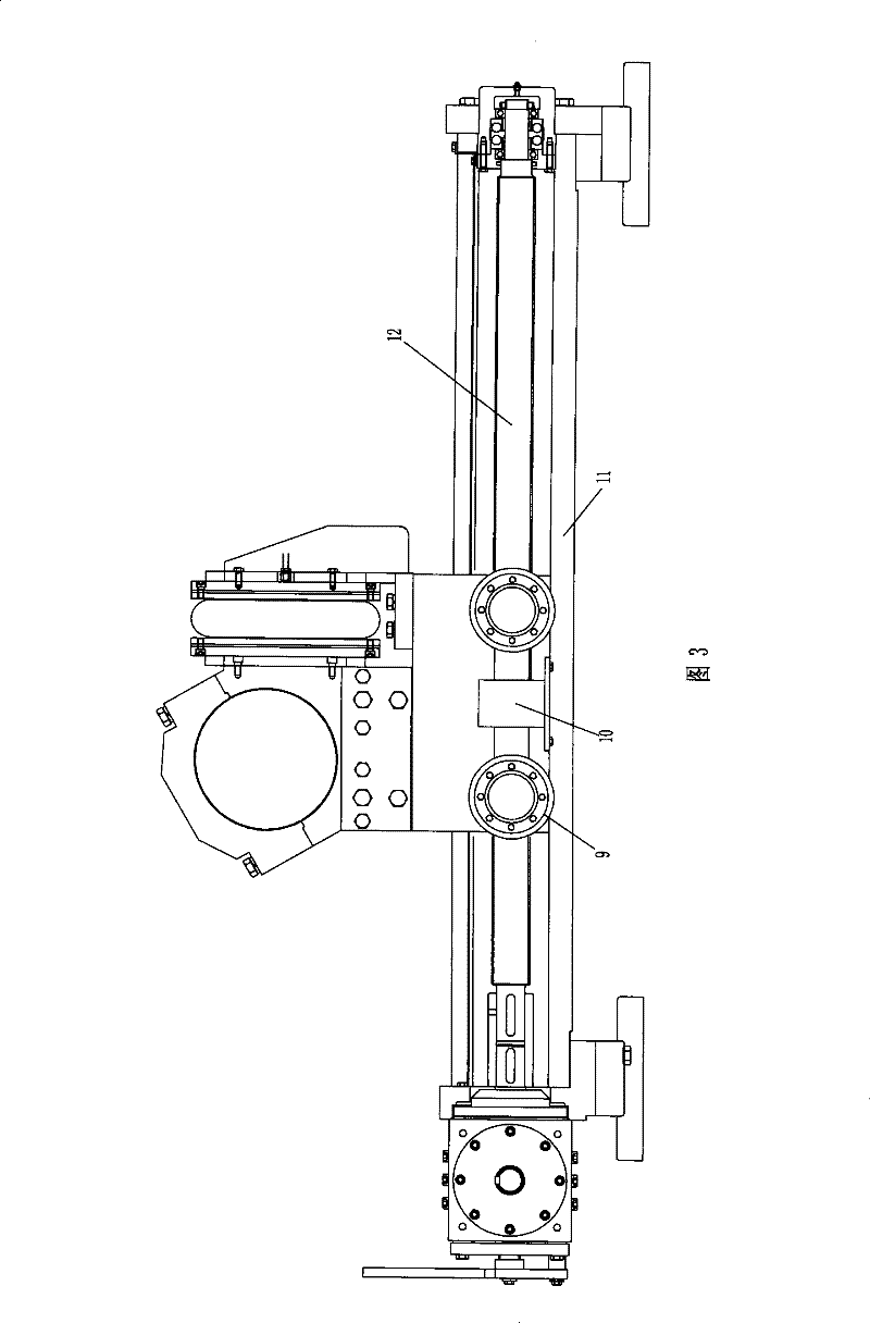 Constant tension micro-compensation trolley device used for papermaking mechanical felt tensioning machine