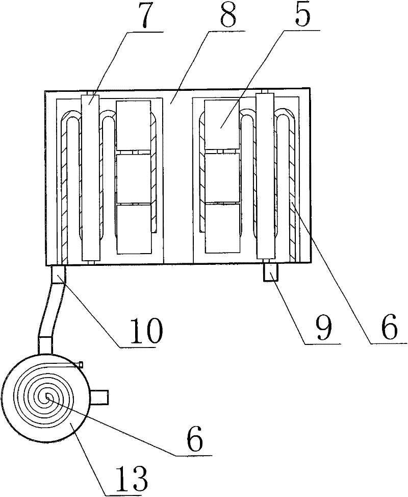 Method and device for online cleaning filtering cloth for filtering sodium aluminate slurry