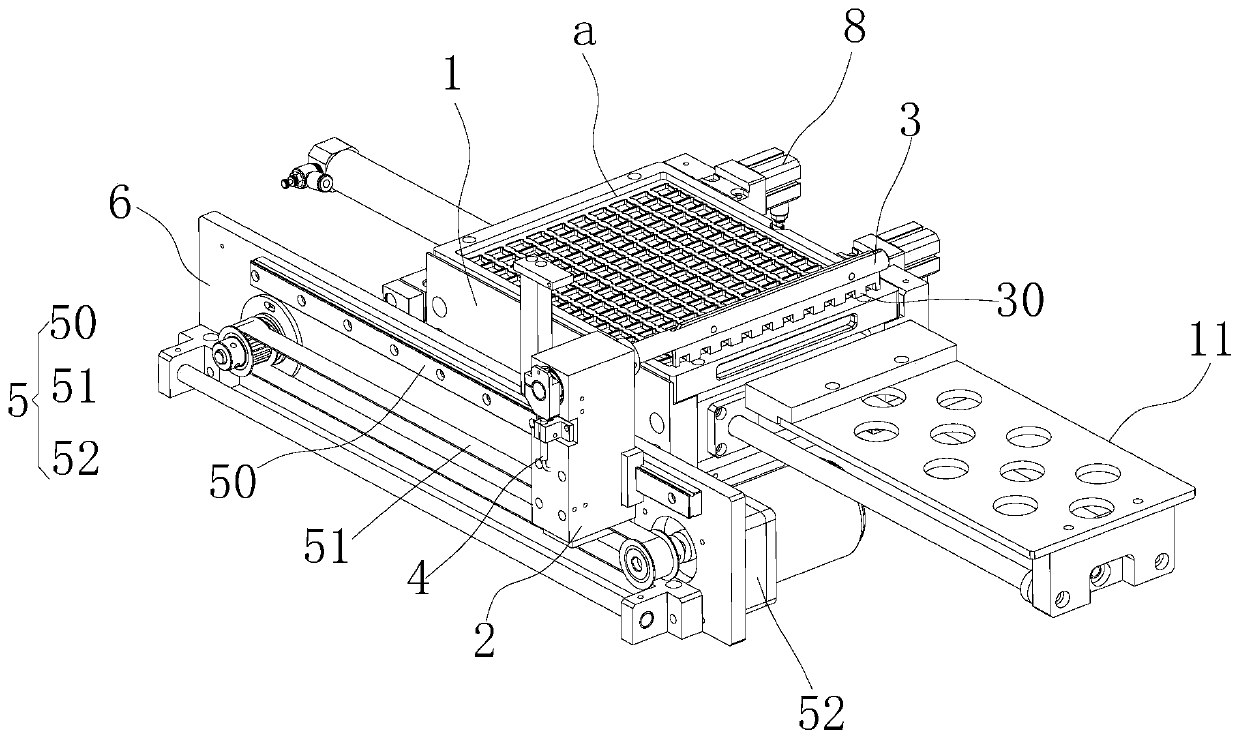 Detecting device and detecting method for placing dislocation of materials