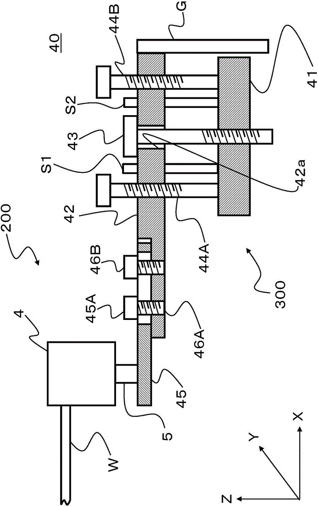 Substrate transporting device and substrate transporting method