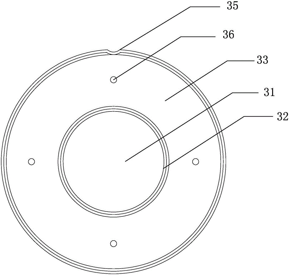 Closed heat dissipating piece