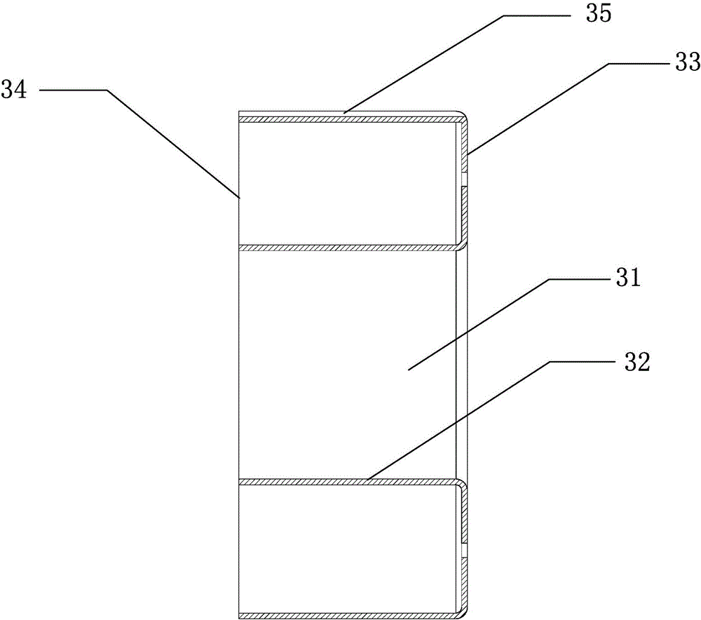 Closed heat dissipating piece