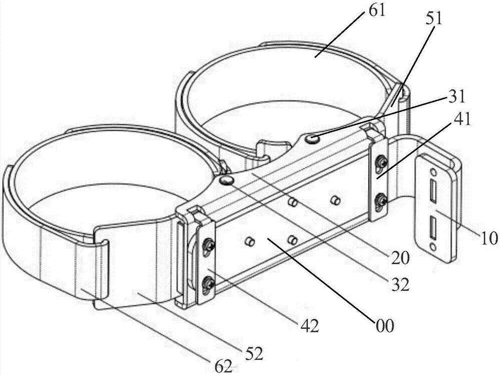 Fixing yoke applicable to compatible mounting of single and double gas cylinders of transfer trolley