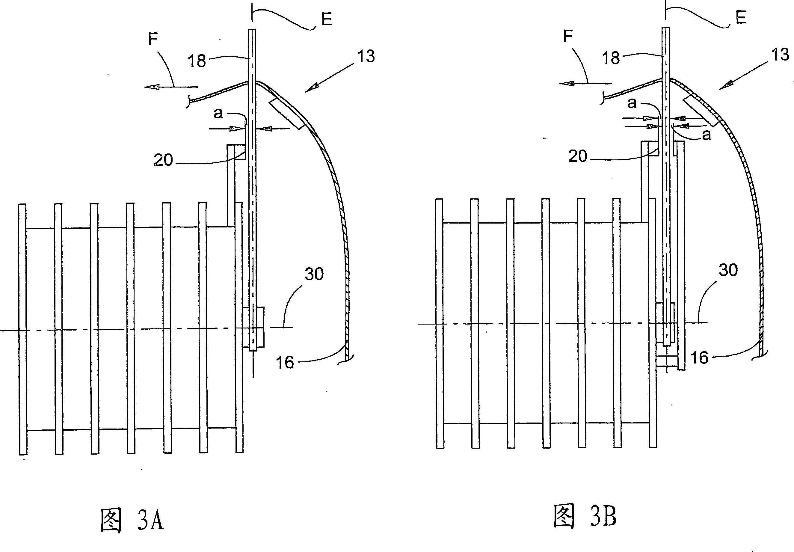 Thread traversing device for a winding device in a textile machine producing crosswound bobbins