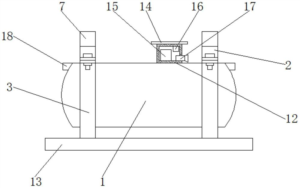 Horizontal pressure vessel with auxiliary locking structure