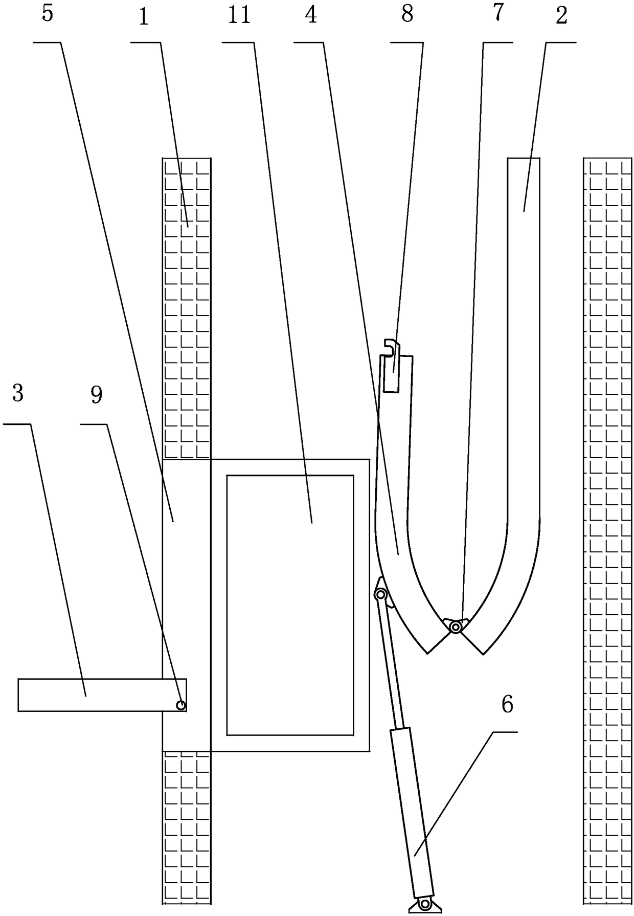 Inner rail bender under vertical shaft of logistics track