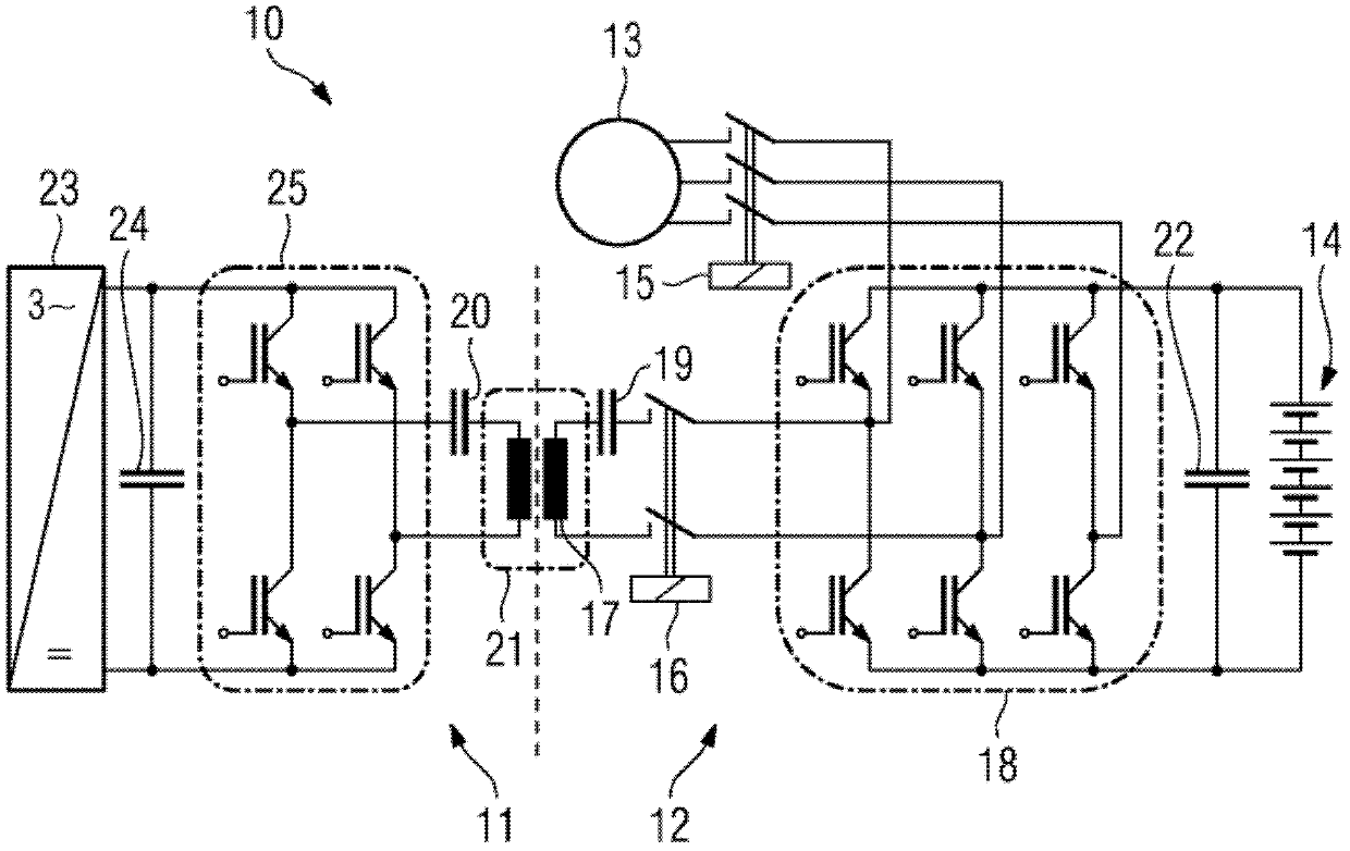 Transmission of power bidirectionally and without contact to charge electric vehicles