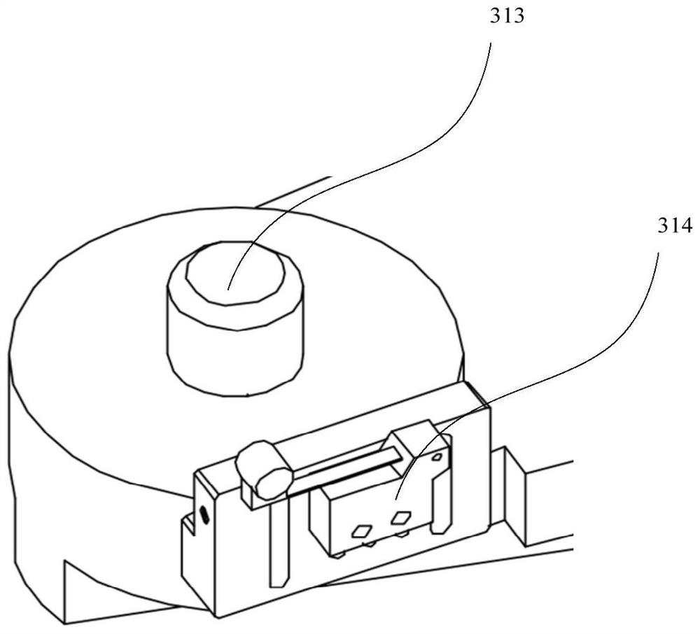 Conveying device, conveying method and net stretching device