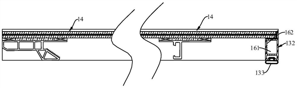 Photovoltaic tile assembly and photovoltaic roof