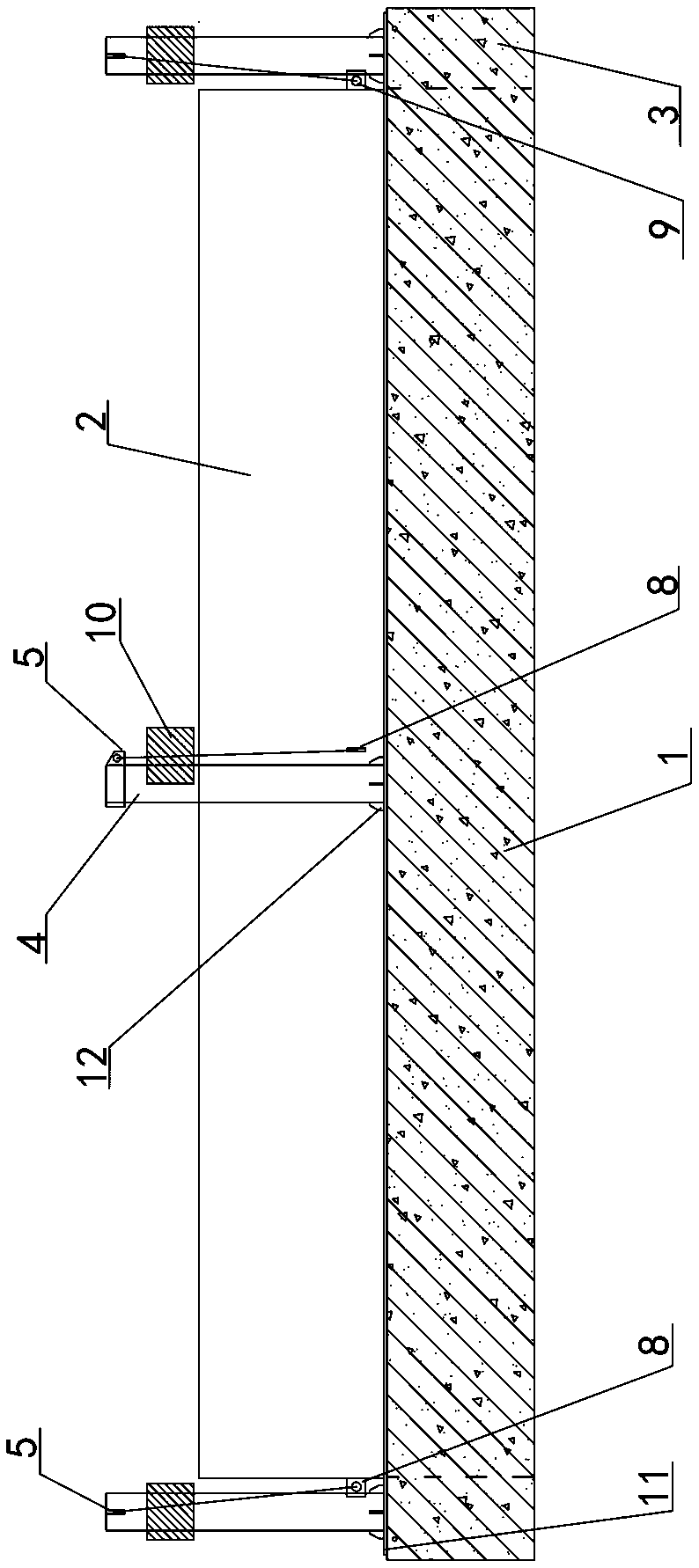 A hoisting system and hoisting method for hoisting tall anaerobic tanks with low-slung group of suspenders