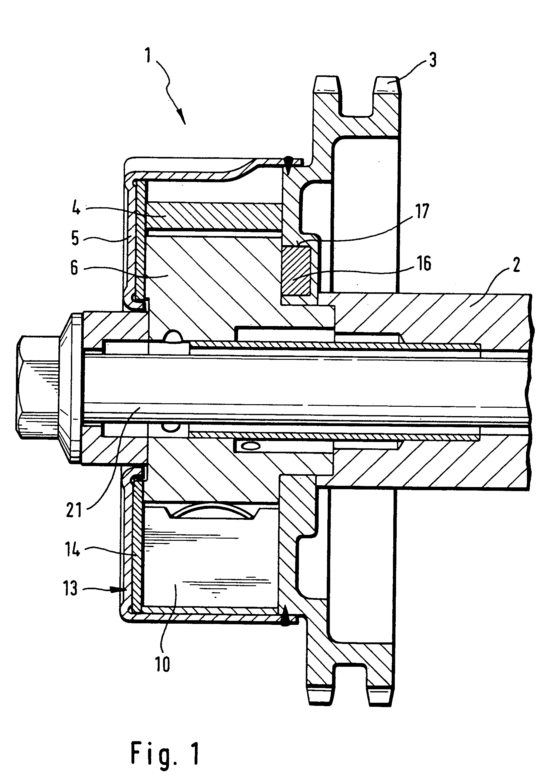 Internal combustion engine with hydraulic device for adjusting the rotation angle of a camshaft in relation to a crankshaft