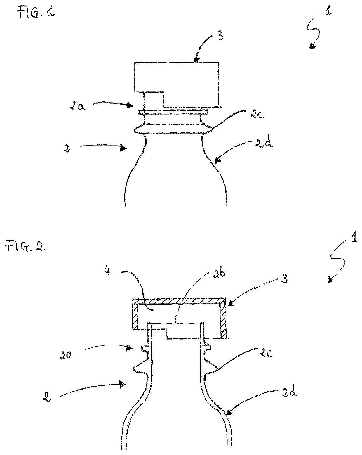 Process station for a parison or a container made of thermoplastic material, apparatus for processing parisons or containers, production and packaging line for producing and packaging the containers and method for producing and packaging containers