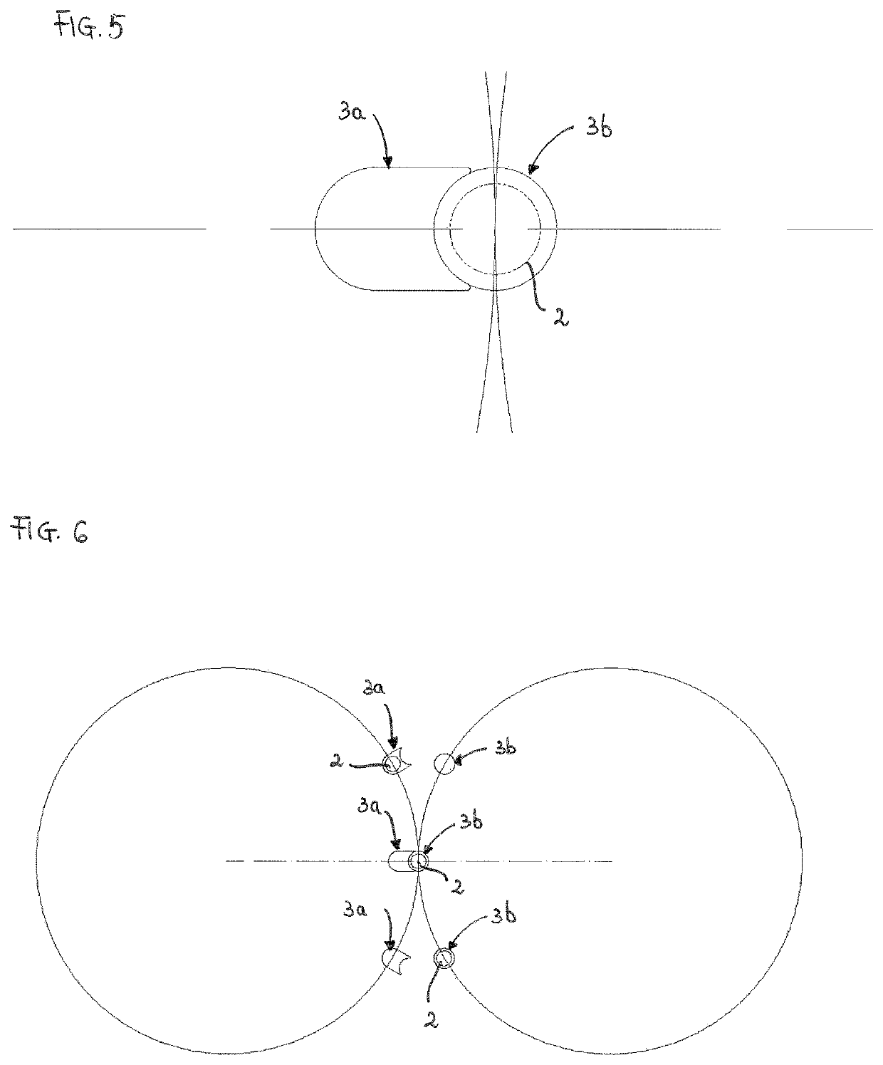 Process station for a parison or a container made of thermoplastic material, apparatus for processing parisons or containers, production and packaging line for producing and packaging the containers and method for producing and packaging containers