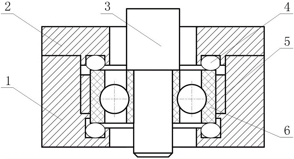 A vibration damping and heat dissipation device for a rolling bearing