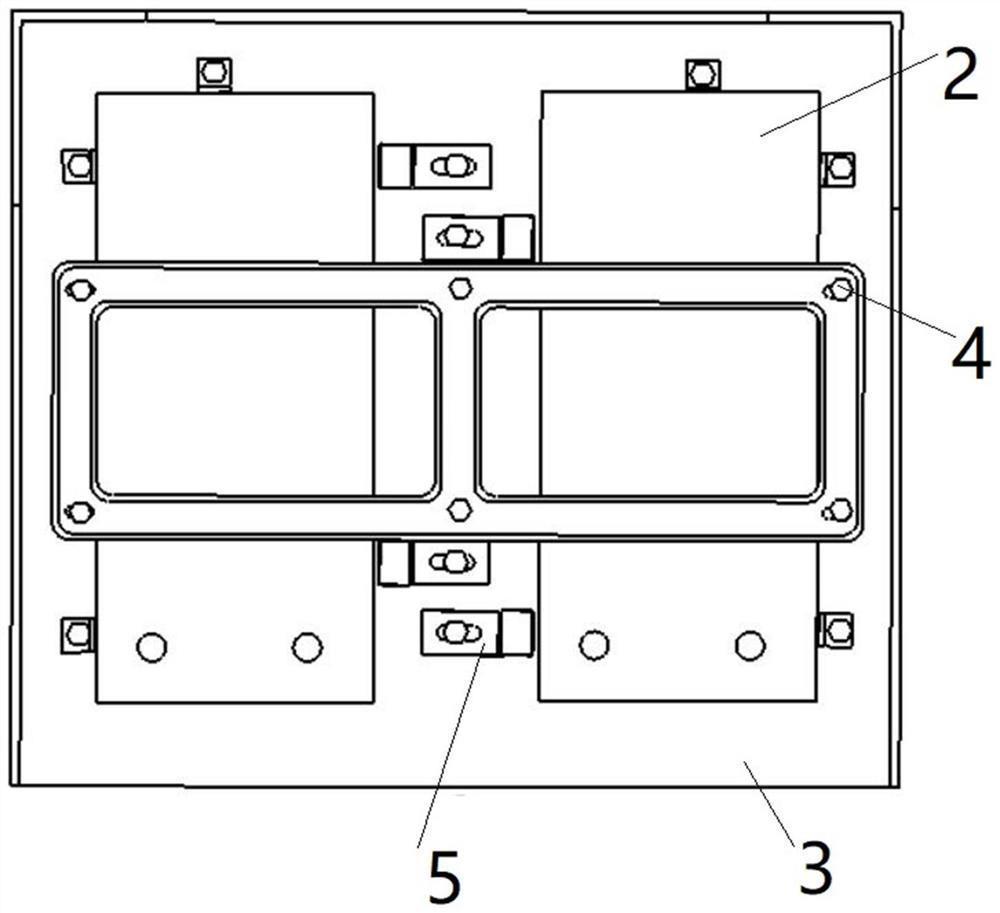 Integrated battery bead frame and its connection structure with battery