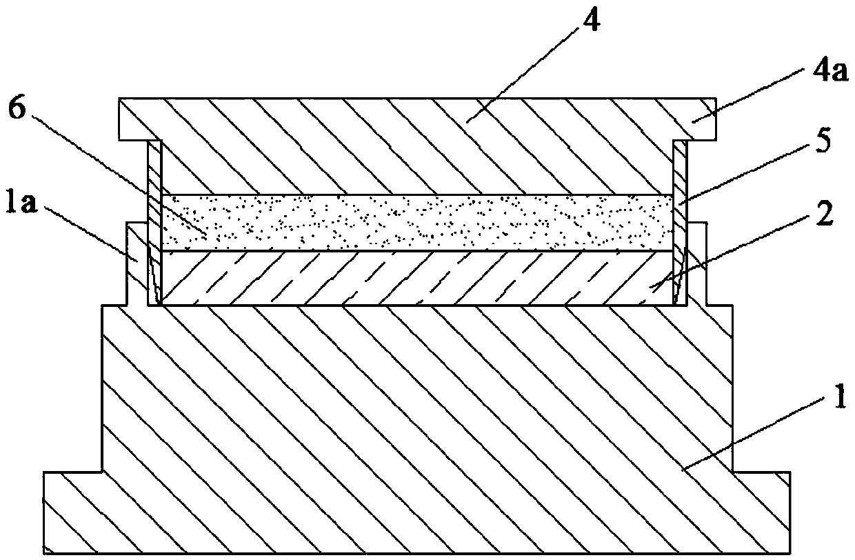 A two-way layered sample pressing device and sample pressing method for preparing a consolidation test sample