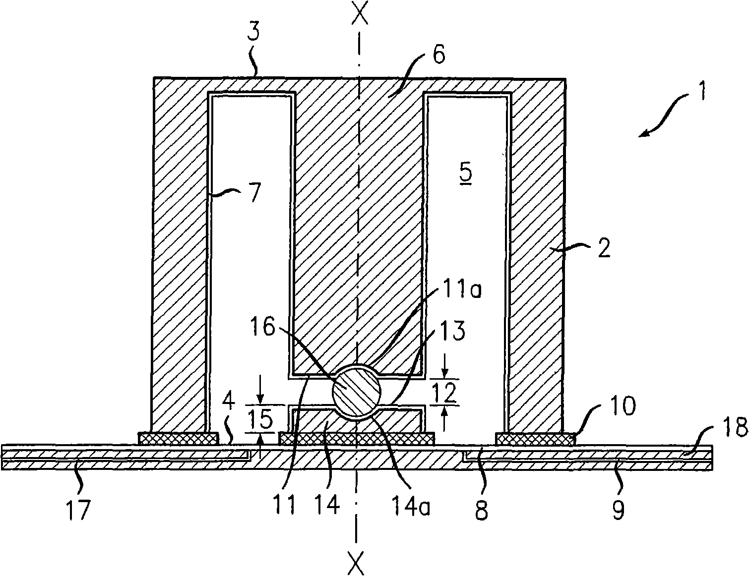Re-entrant resonant cavities, filters including such cavities and method of manufacture