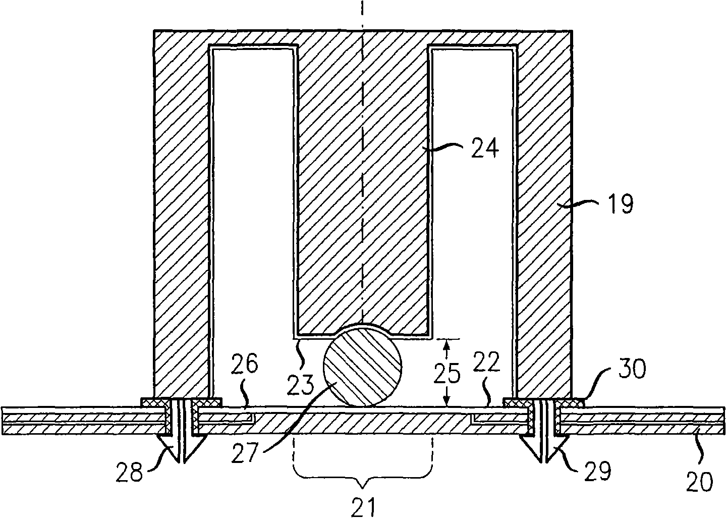 Re-entrant resonant cavities, filters including such cavities and method of manufacture