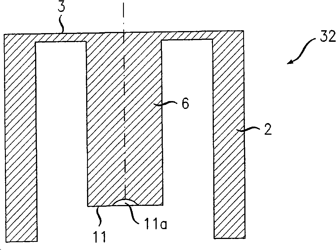 Re-entrant resonant cavities, filters including such cavities and method of manufacture