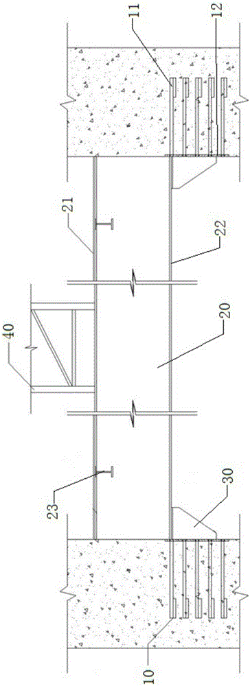 Segmented lifting type construction elevator mechanism and segmented lifting method thereof