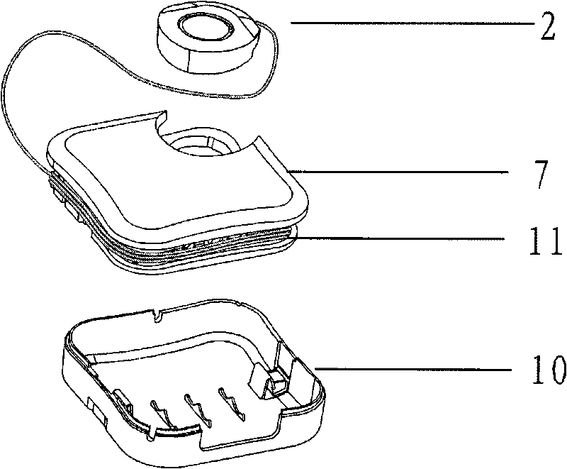 Portable device for producing sound by means of vibration of other objects