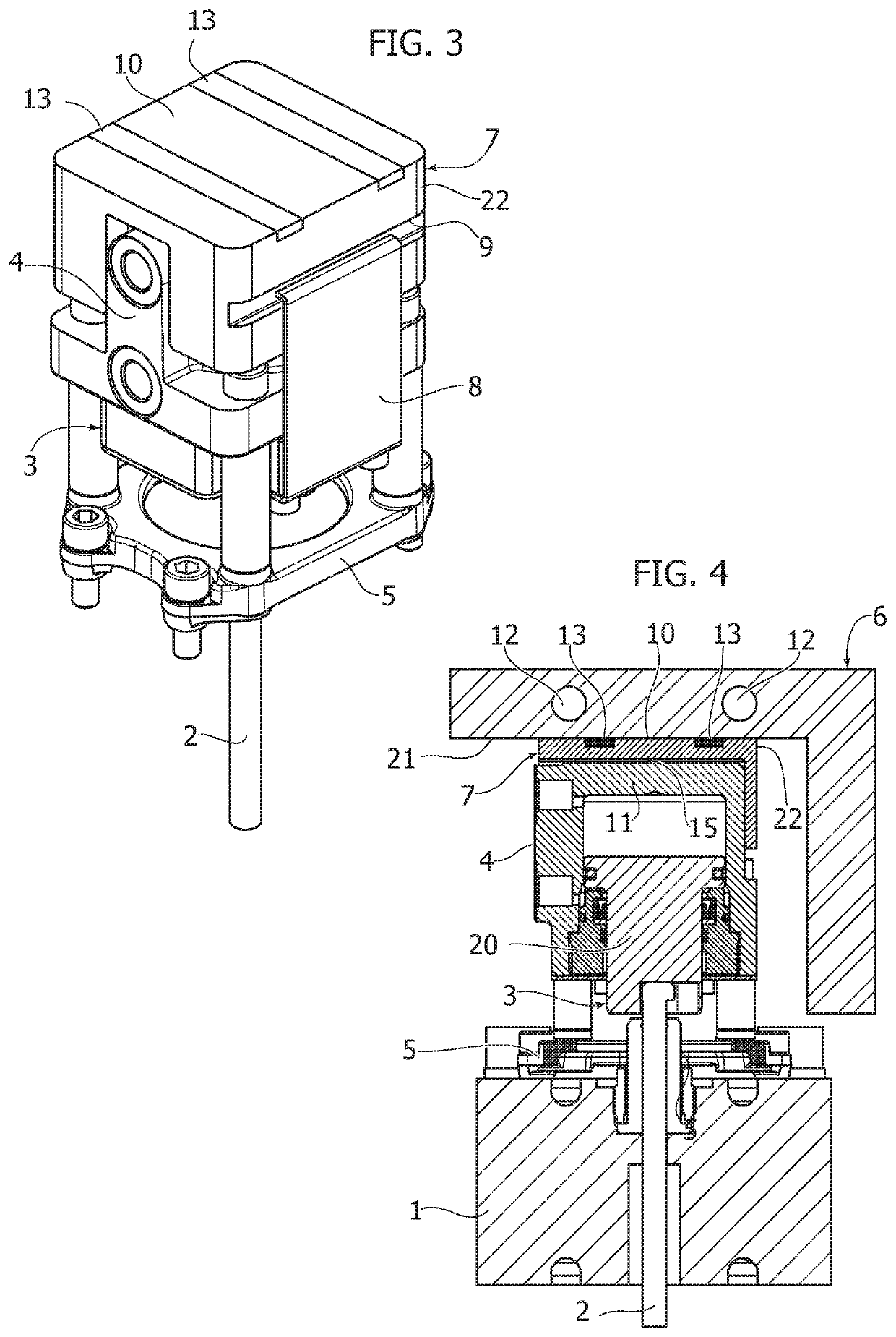 Apparatus for injection molding of plastic materials