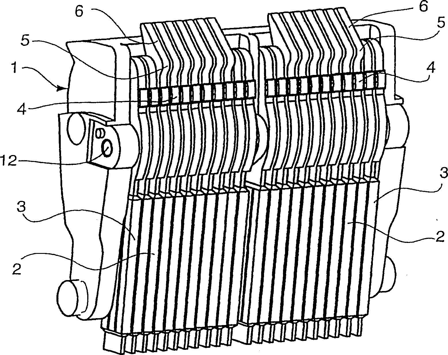 Switching arrangement for low-voltage circuit breakers