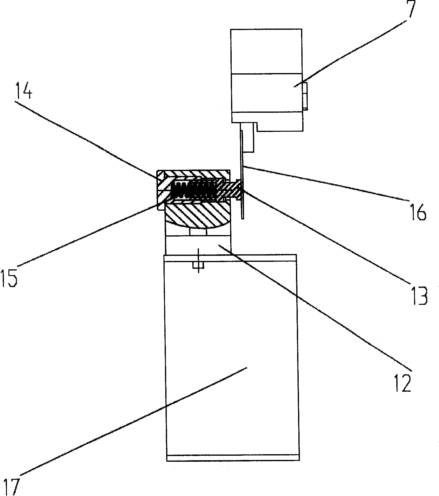 Elevator apparatus of pony roll support