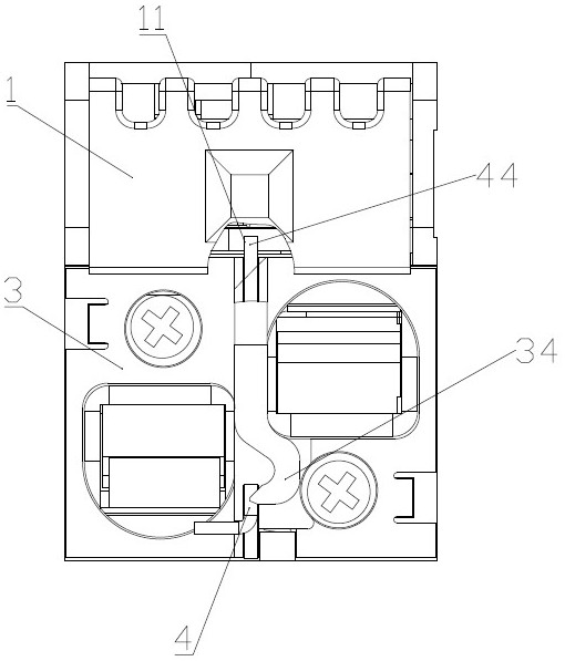 Locking and unlocking mechanism of circuit breaker