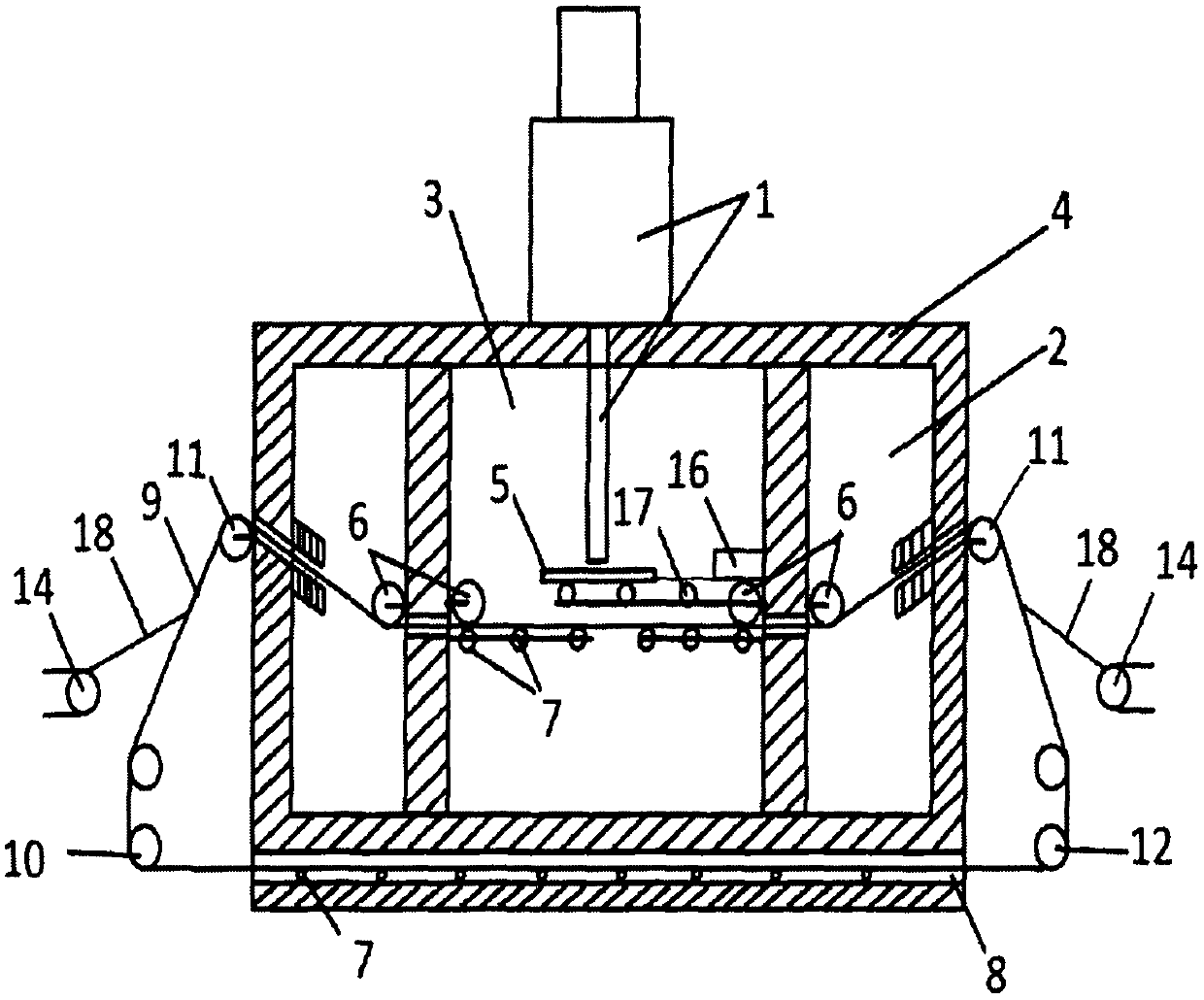 Under-beam transmission device for electron beam irradiation vulcanization of tire component