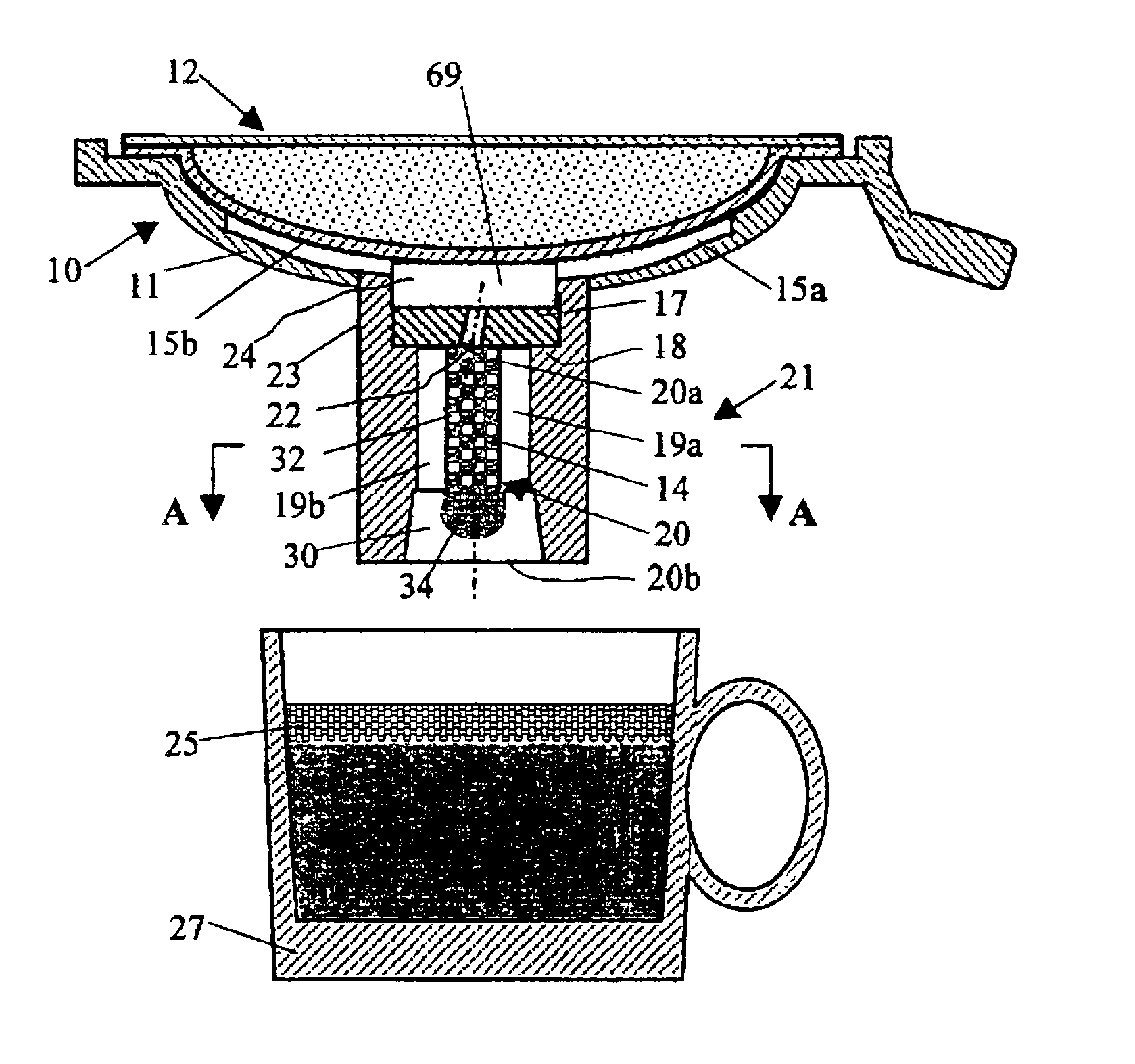 Device for making coffee drink having a crema layer