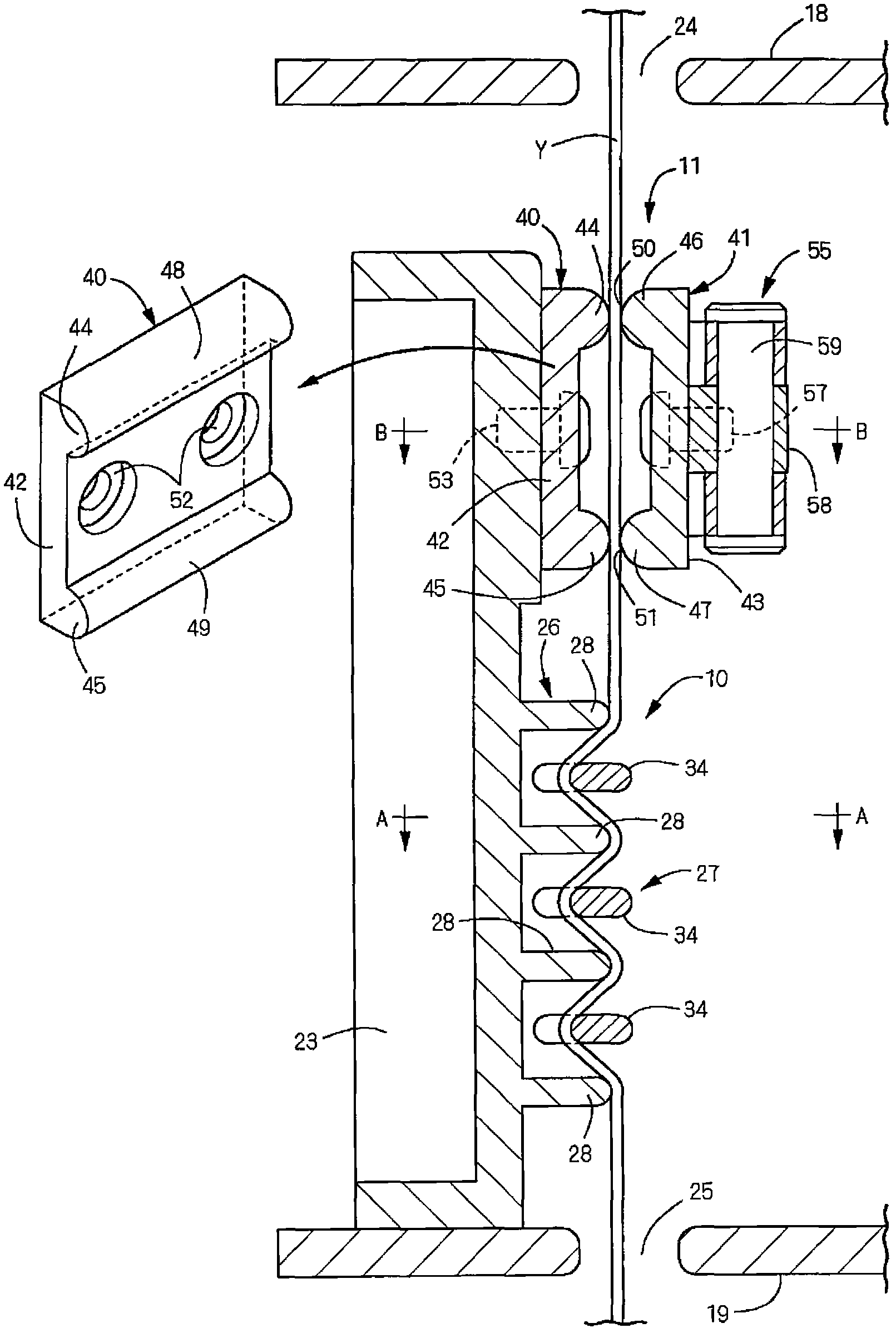 Hairiness reducing device and yarn winding device