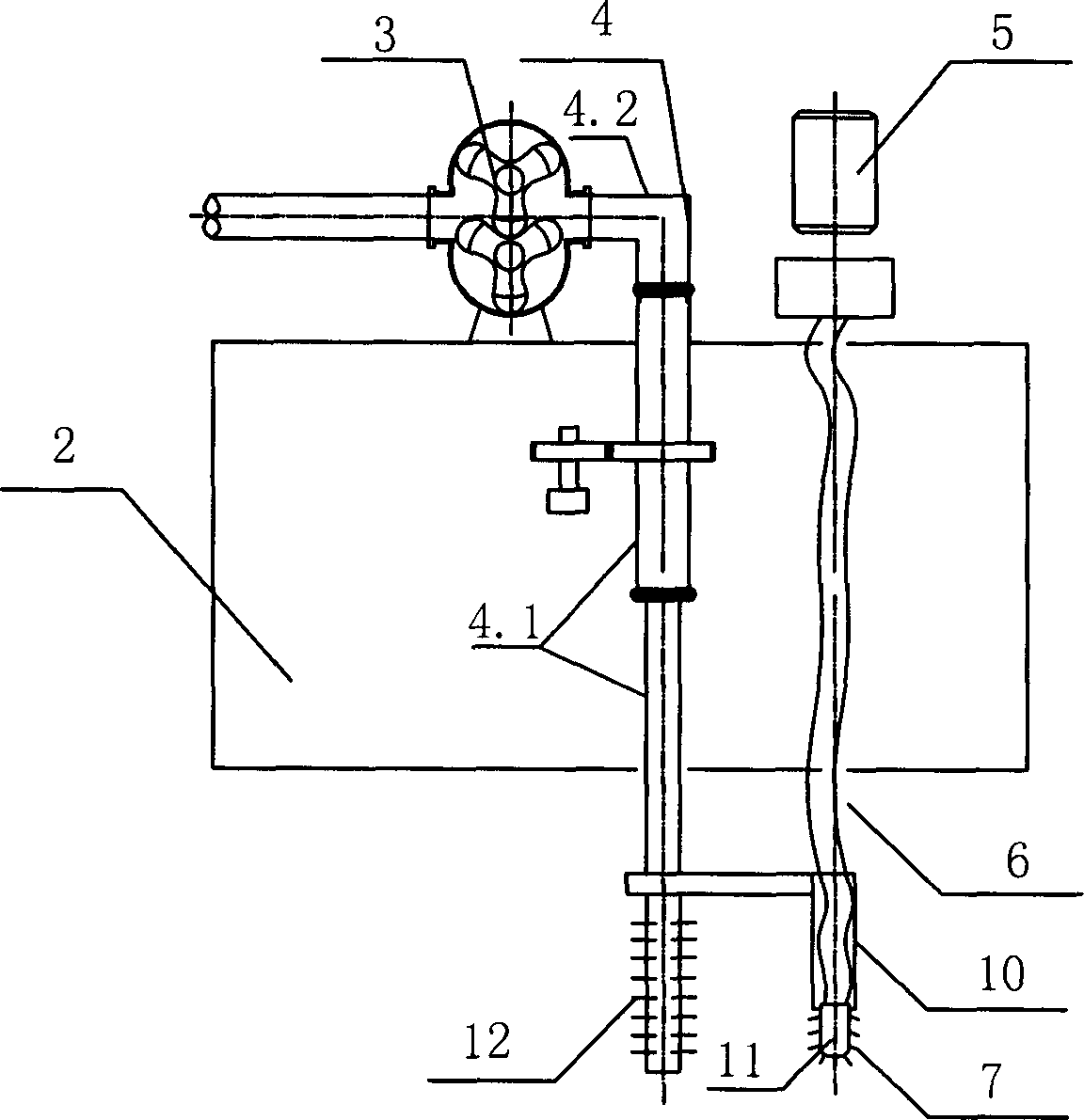 Movable extracting and cleaning device for sewage and sludge in water