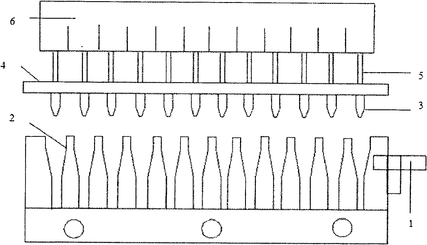 Automatic checking device for cell leakage