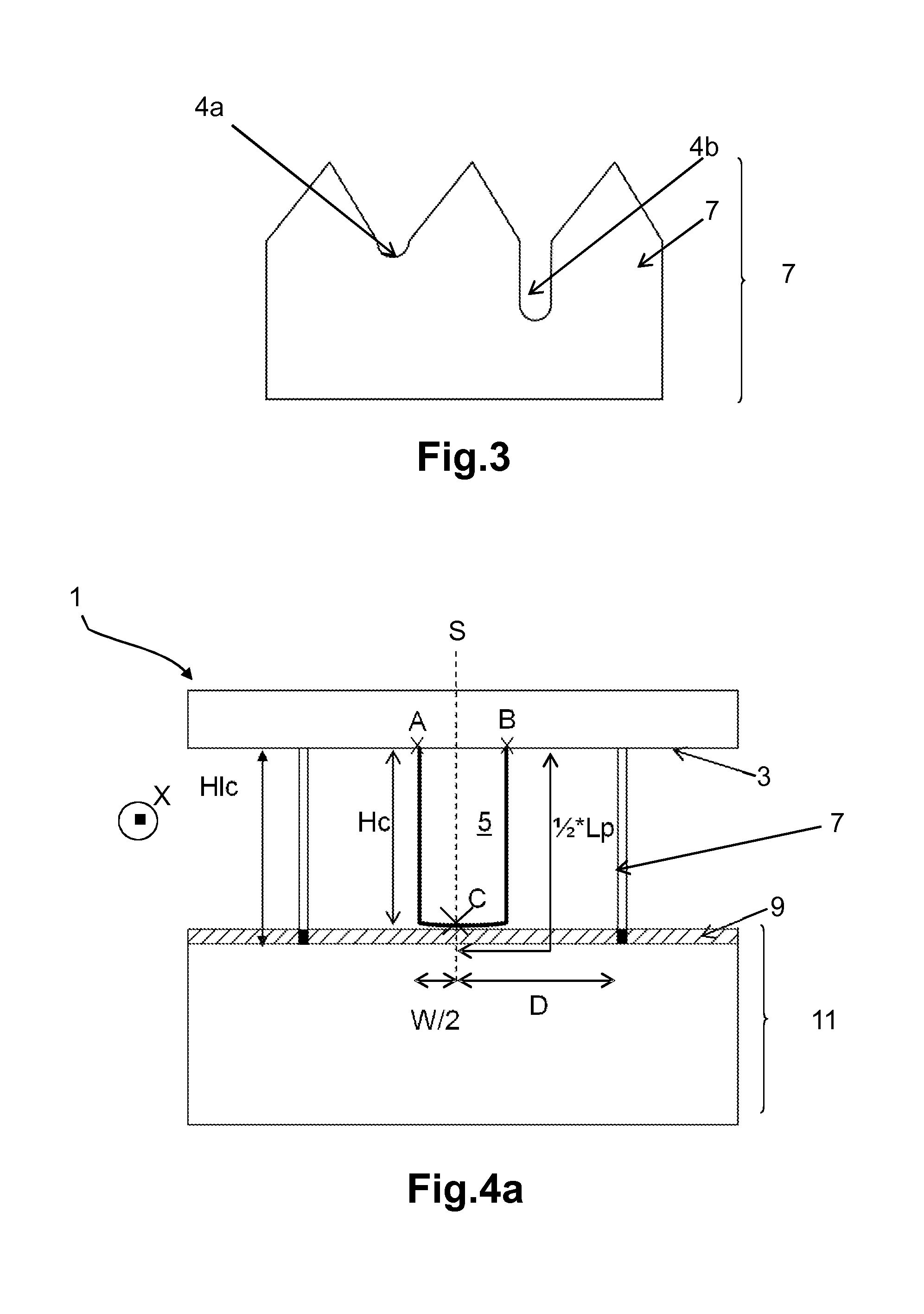 Molding element comprising cutting means for molding and vulcanizing a tire tread