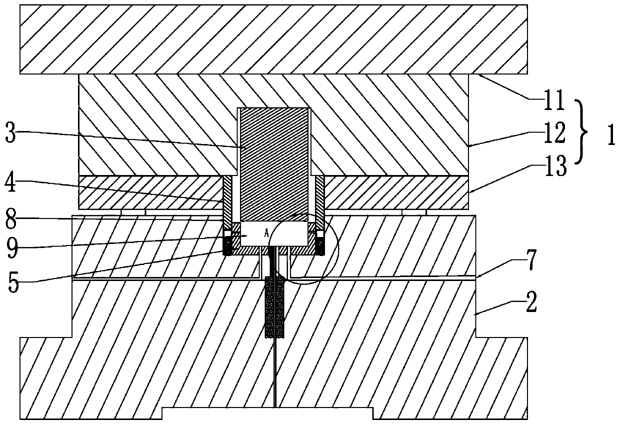 Aluminum stamping die with exhausting structure