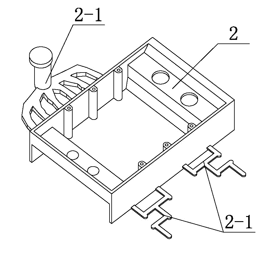 Device and method for automatically removing sprue