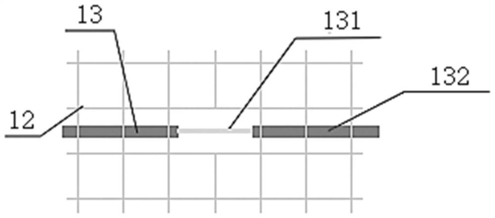 Railway foreign matter invasion detection and alarm device based on mesh sensor