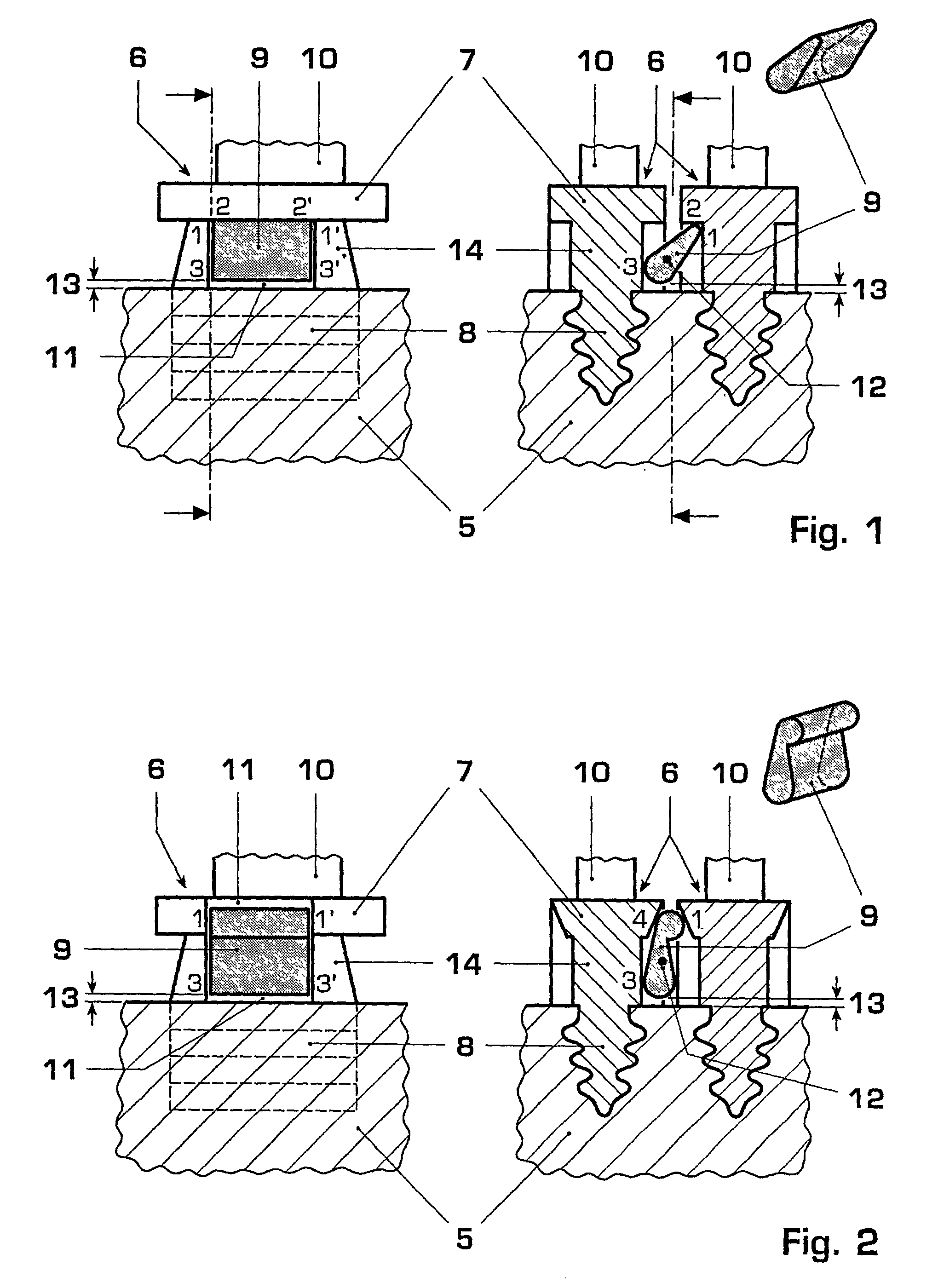 Blade assembly with damping elements